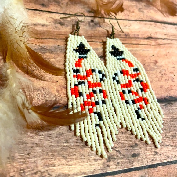 Snake Beaded Earring - Picture 3 of 5